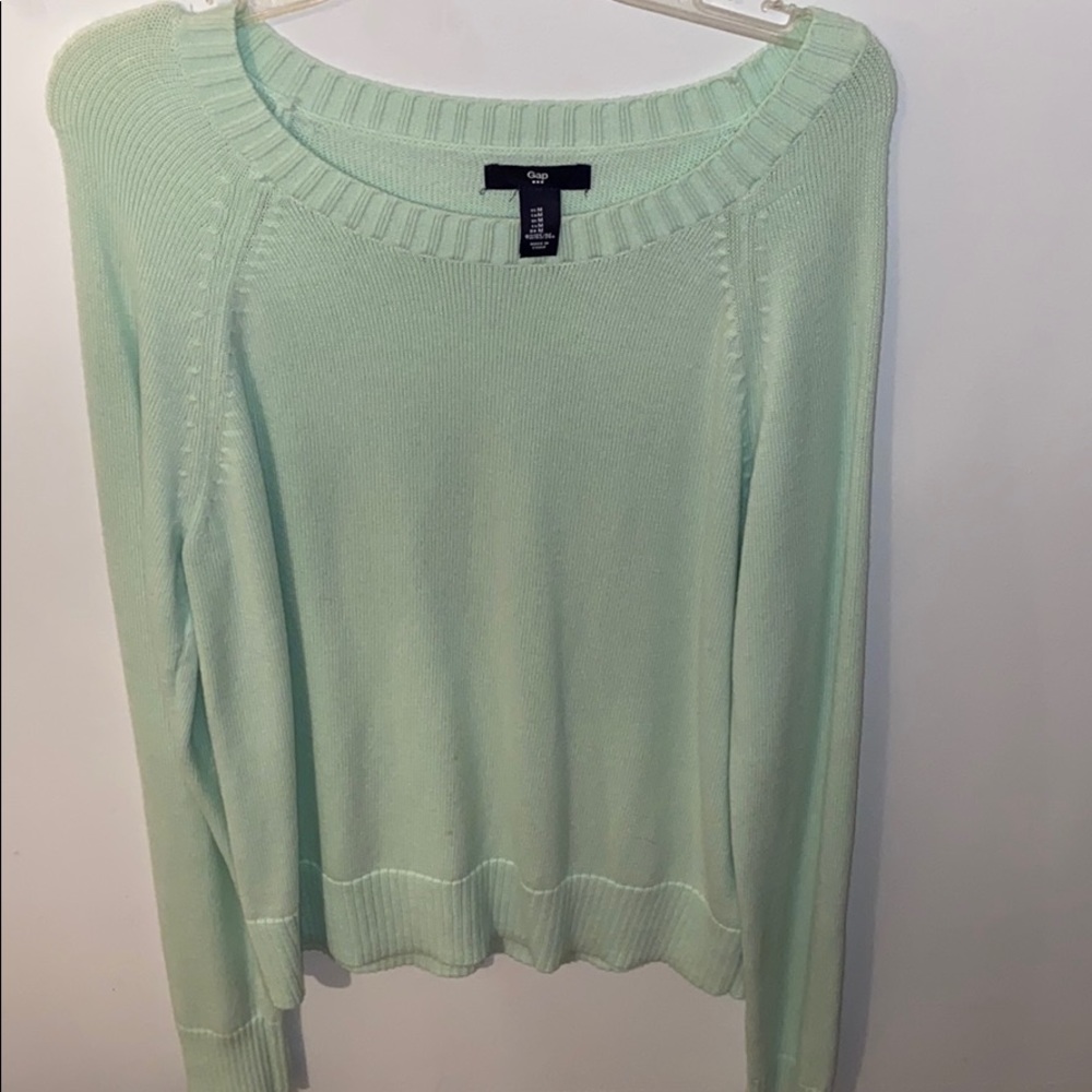 Gap sweater